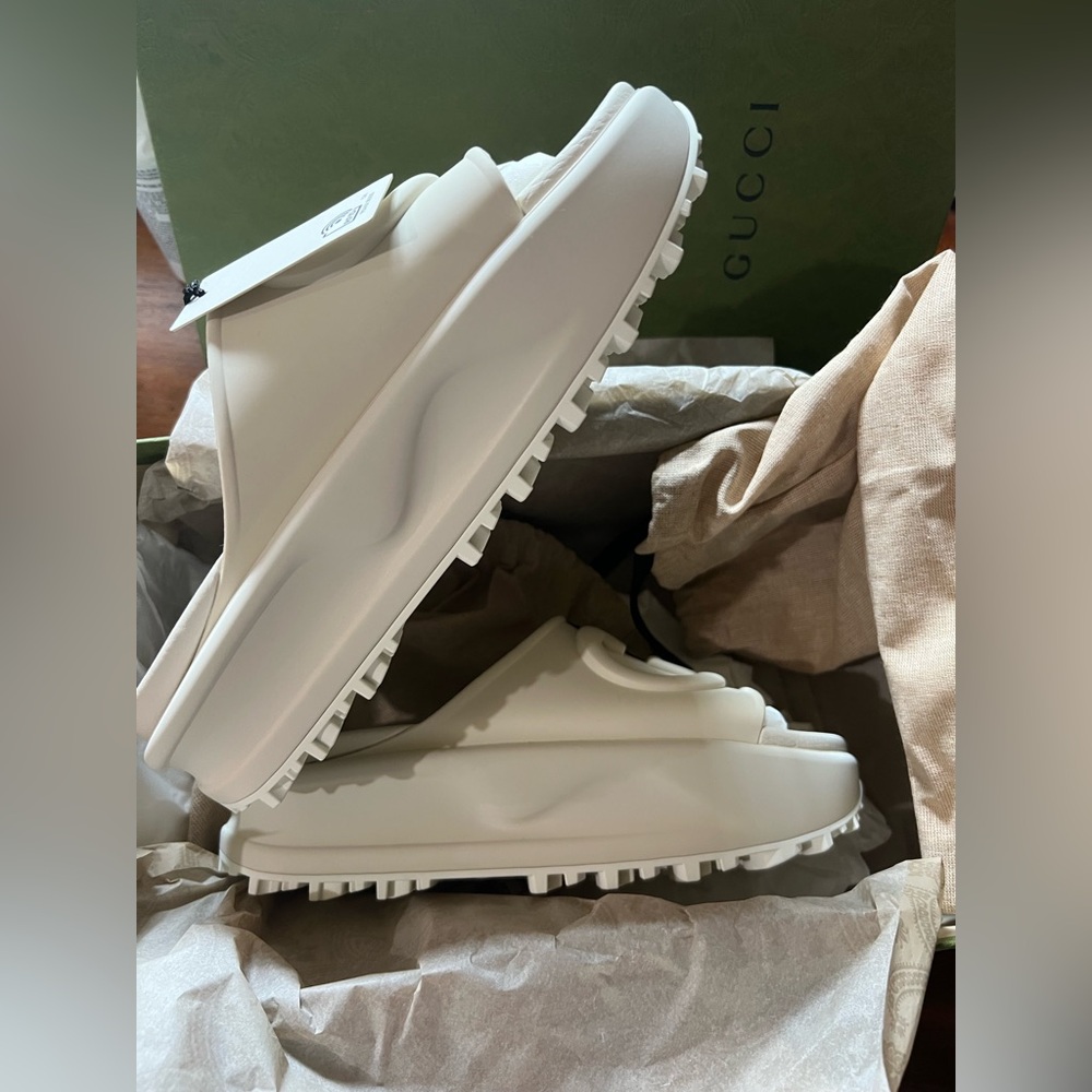 Gucci Cream Platform Sandals - Picture 3 of 10